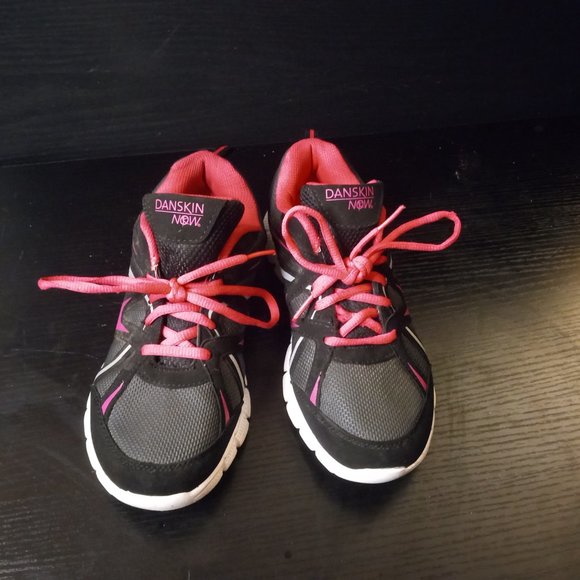 Danskin Now: Sneakers size 5 - Picture 4 of 11